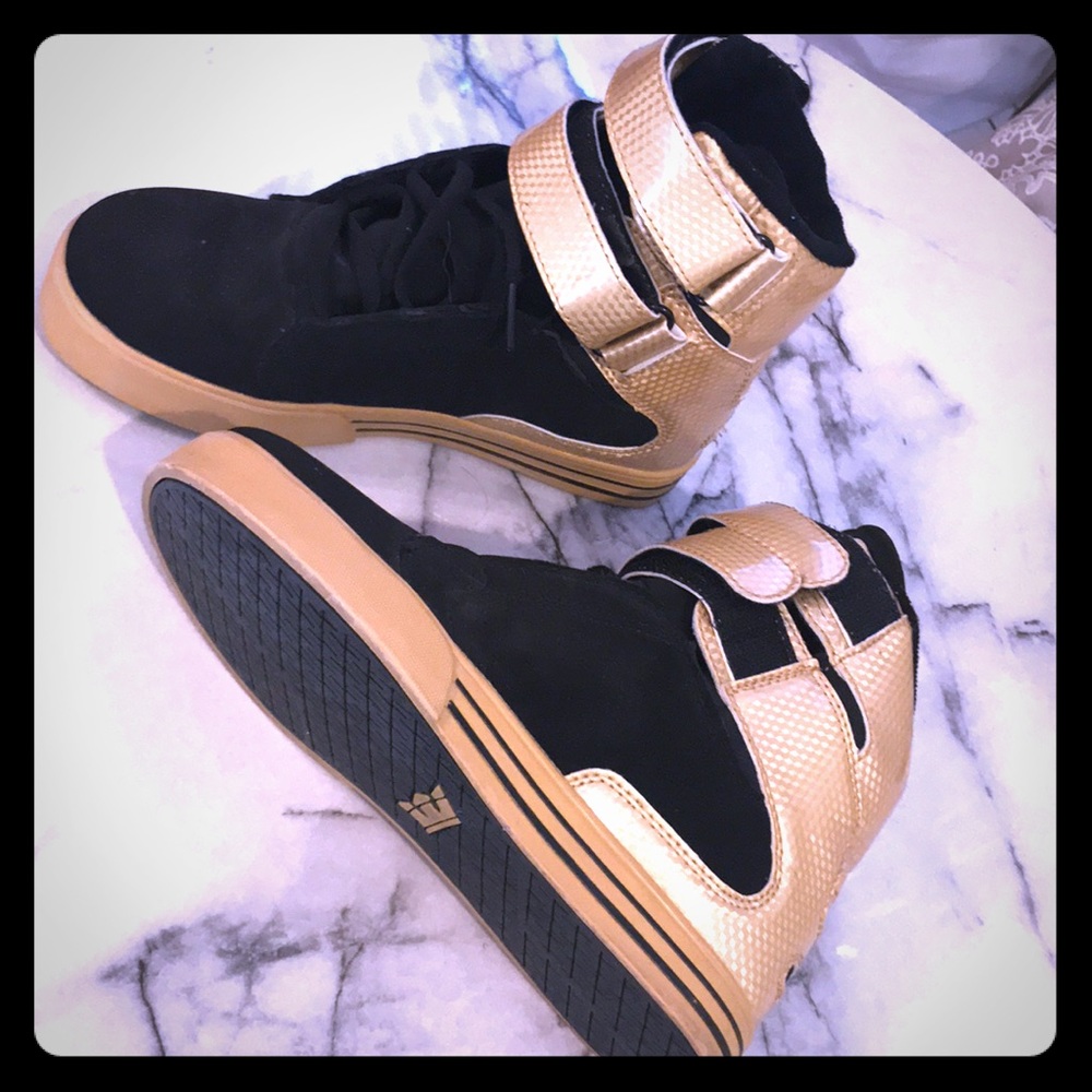 brand new never worn Supra tk society
